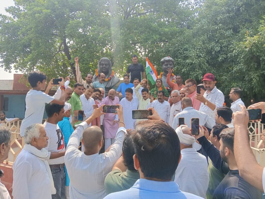 उपनगर में निकली तिरंगा यात्रा बाइक रैली, भारत माता का पूजन