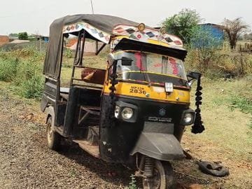 शिवपुरी में हाईवे पर ऑटो पलटा, मजदूरी पर जा रही 15 महिलाएं घायल