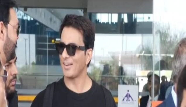 अभिनेत्री प्राची देसाई और सोनू सूद भी ग्वालियर आए