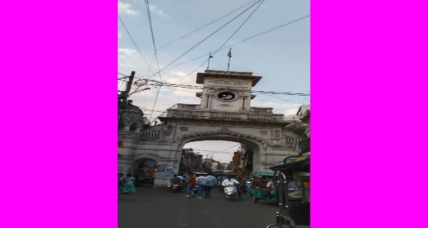 खोखली हो गई कमानिया की घड़ी