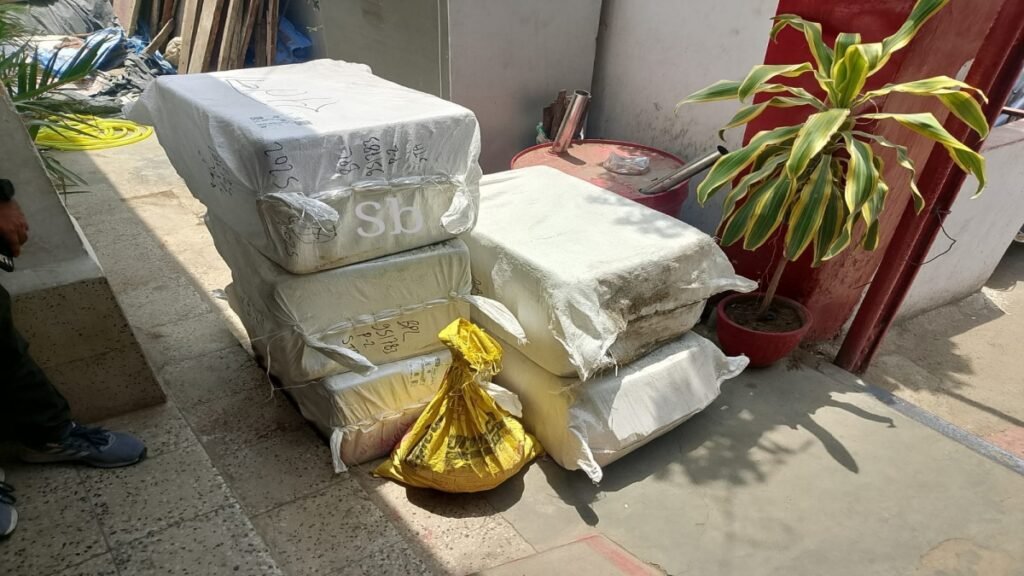 सतना स्टेशन पर पकड़ा 250 KG पनीर, सैंपलिंग हुई