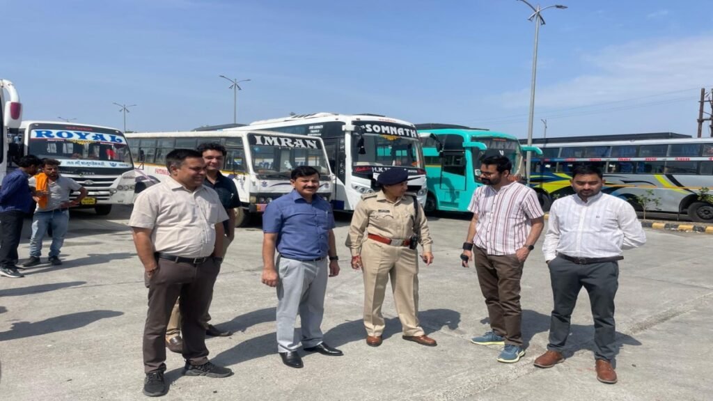 पुलिस और आरटीओ की कार्रवाई, सड़कों से हटाई 30 बसें,जब्त