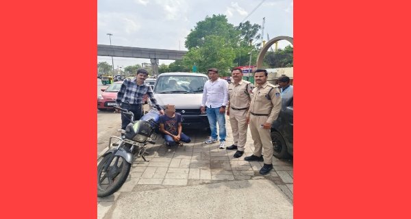 पुलिस के हत्थे चढ़ा वाहन चोर,ईको वेन के साथ बाइक की बरामद