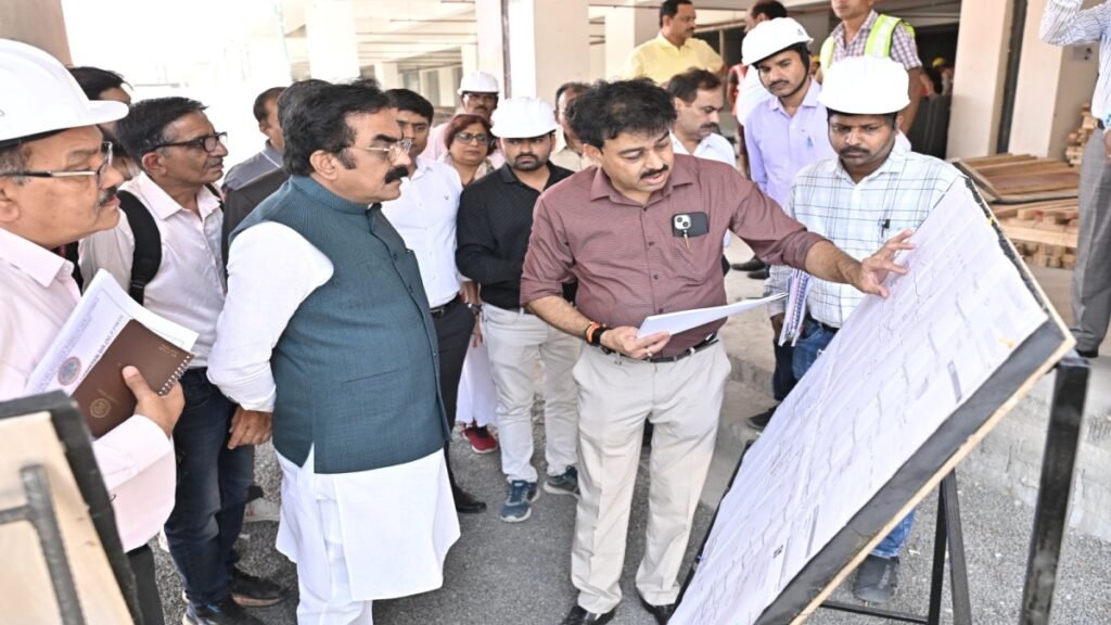 PWD मंत्री के निर्देश निर्माण में तेजी लाओ  समय-सीमा में पूरा करो काम