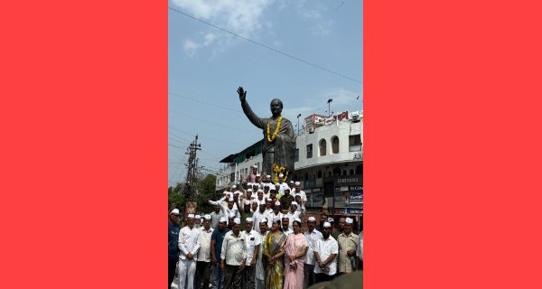 राजीव गांधी की प्रतिमा पर माल्यार्पण
