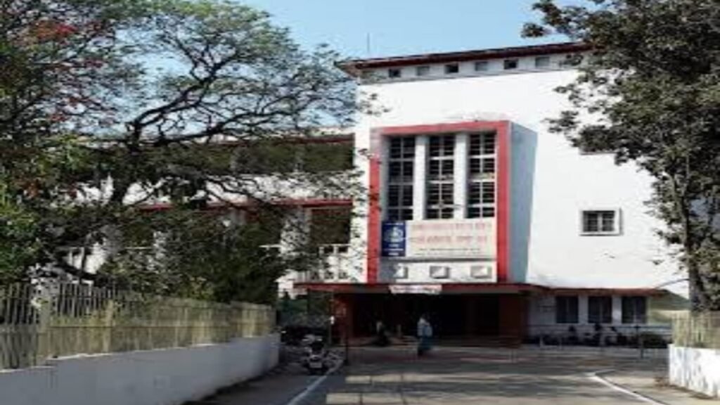 एडमिशन के लिए नहीं पहुंच रहे विद्यार्थी