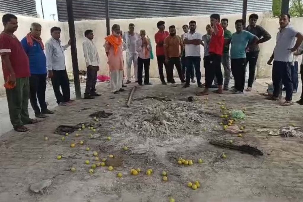 नजीराबाद मुक्तिधाम में देर रात तंत्र-मंत्र की संदिग्ध कोशिश