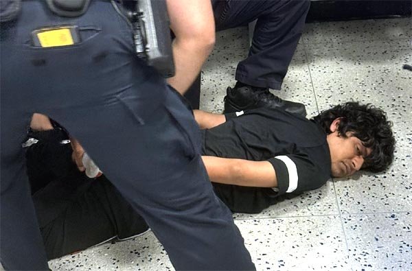 न्यूर्क हवाई अड्डे पर भारतीय छात्र के साथ दुर्व्यवहार का वीडियो वायरल