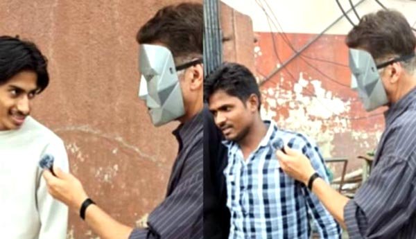 हाउसफुल 5 का दर्शकों से रिव्यू लेने सिनेमाघर पहुंचे अक्षय कुमार