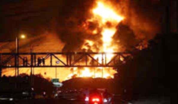 ईरान में इजराइली हमले के कारण गैस रिफाइनरी में विस्फोट