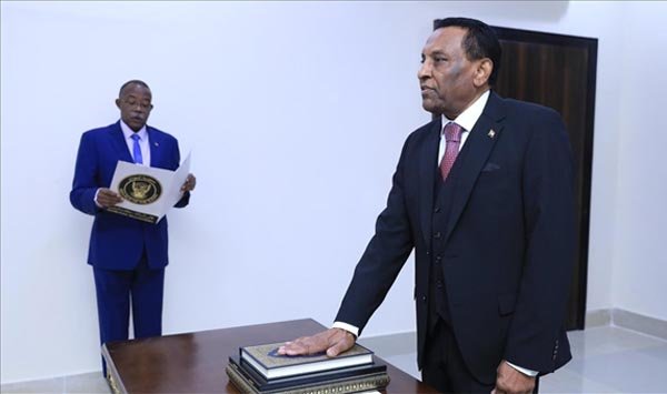 कामिल इदरीस ने ली सूडान के प्रधानमंत्री पद की शपथ