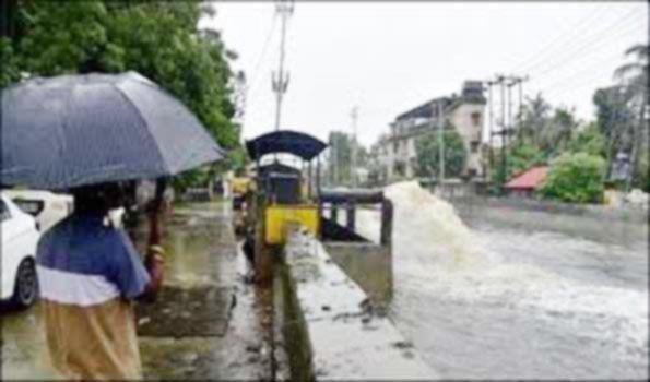 असम में बाढ़ की स्थिति में कोई सुधार नहीं, राज्य भर में बारिश जारी