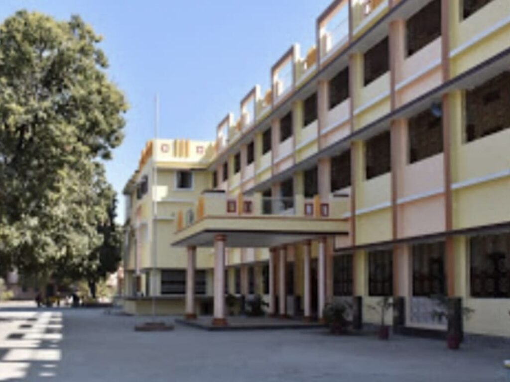 रायसेन में अब सार्थक ऐप से ही लगेगी शिक्षकों की हाजिरी, नहीं मार पाएंगे गच्चा