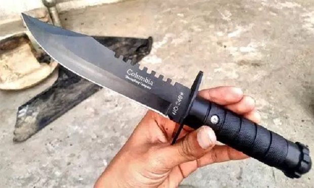 तीन चाकूबाज पकड़ाए 