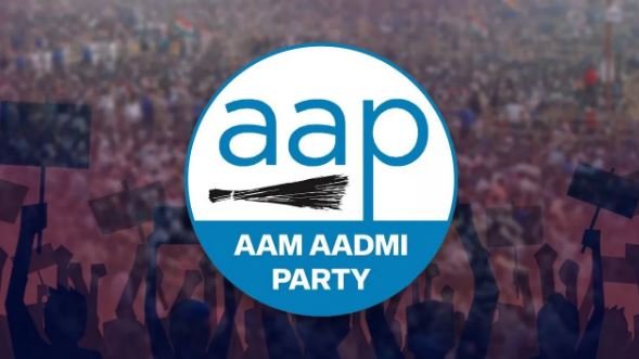 दिल्ली में बिजली, पानी की व्यवस्था चरमराई : आप