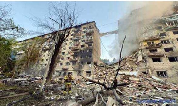 रूसी मिसाइल हमलों में 15 यूक्रेनियों की मौत