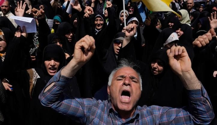 इजराइल-ईरान संघर्ष: पश्चिमी देशों के शांति प्रयास क्यों हो रहे विफल? जानिए क्यों खत्म नहीं हो पा रहा मध्य पूर्व में तनाव का यह नया अध्याय