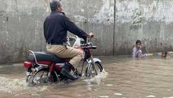 पाकिस्तान में भारी वर्षा के कारण सात लोगों की मौत
