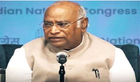 जनता की जेब काटने में लगी है सरकार: खरगे