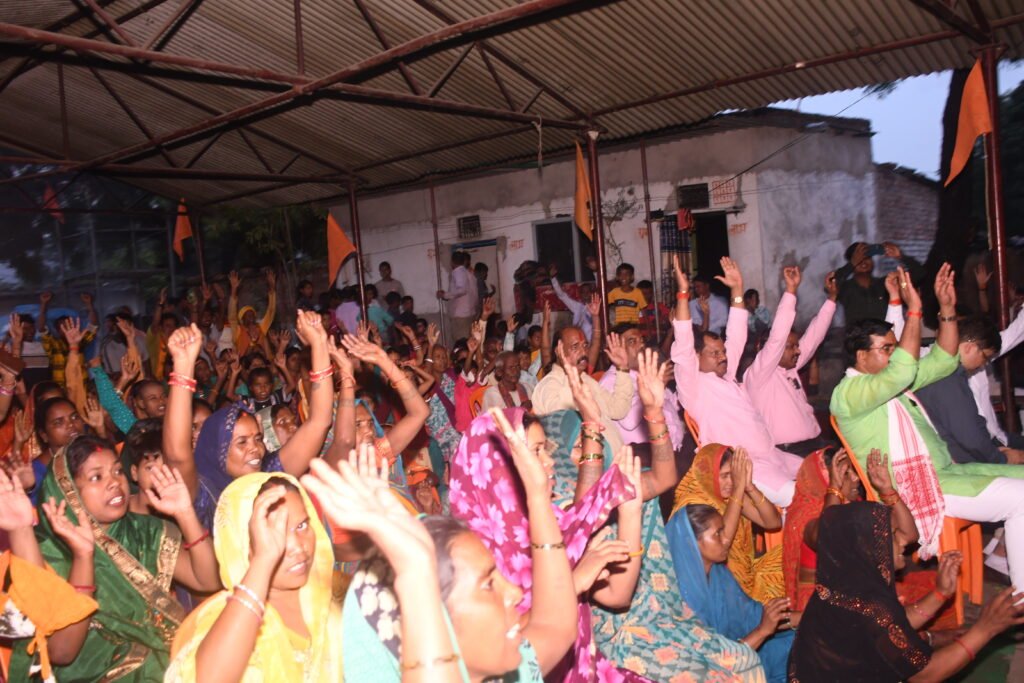 संस्कृति दीक्षा: 200 आदिवासी परिवारों की हिंदू धर्म में घर वापसी