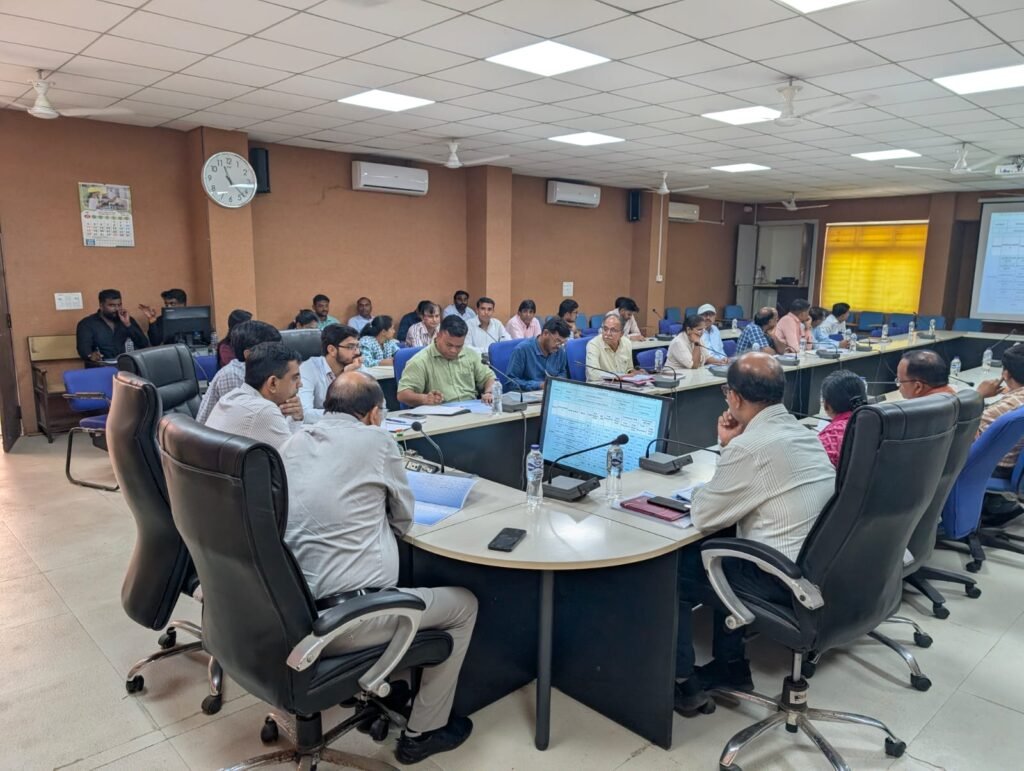 समीक्षा बैठक:अलीराजपुर में हर घर पानी पहुंचाने पर जोर