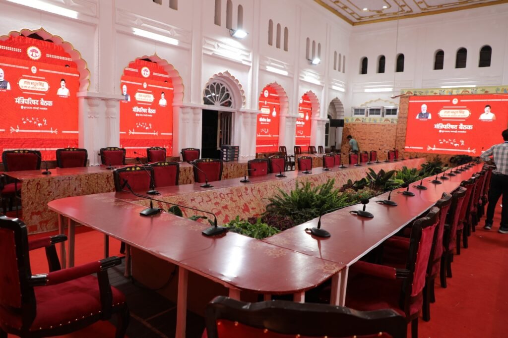 सत्ता सदन: पचमढ़ी कभी थी ग्रीष्मकालीन राजधानी, 138 साल पुराना है राजभवन