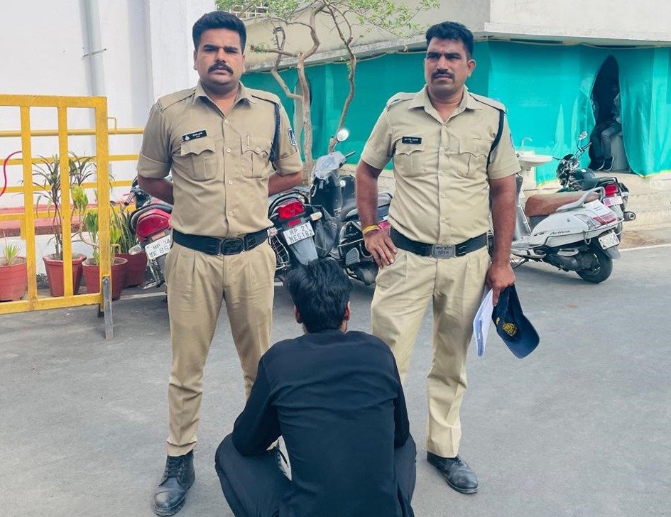 खुद को किंग ऑफ आष्टा रंगा बताने वाला गिरफ्तार