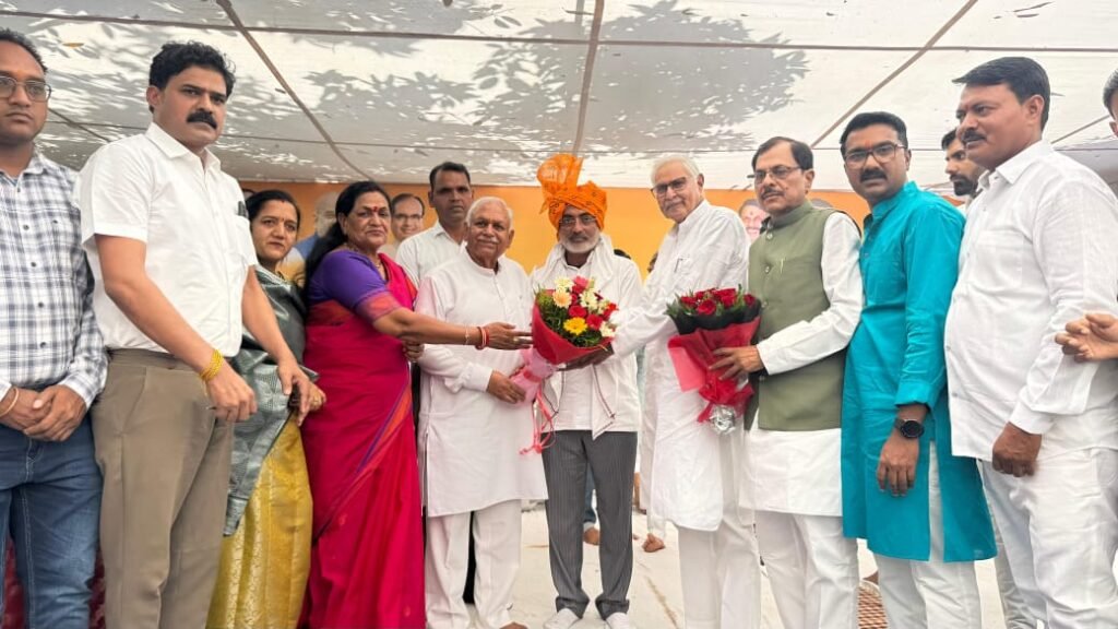 कार्यालय जनता के लिए सकारात्मक ऊर्जा का केंद्र