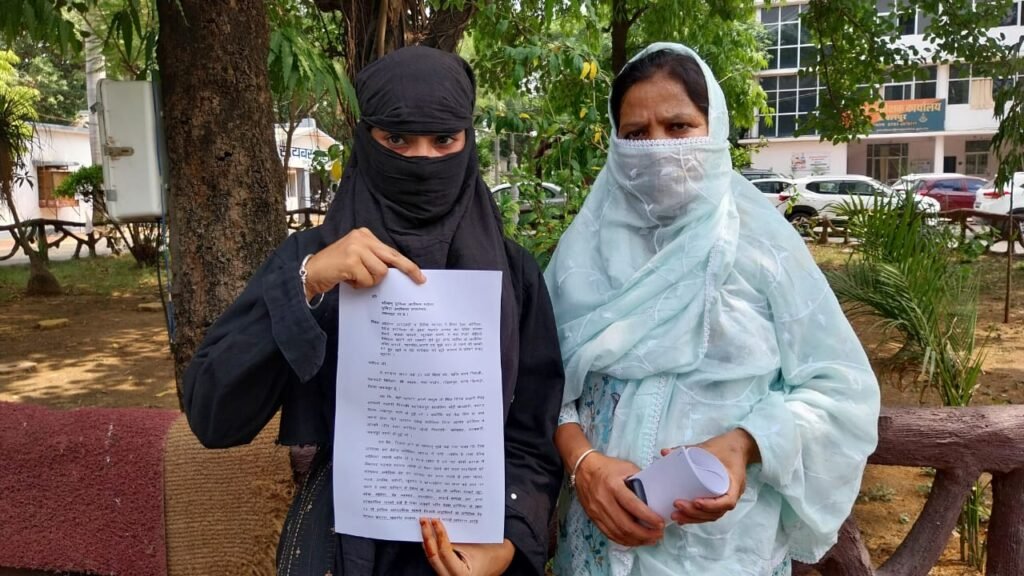 युवती से रेप, वीडियो वायरल करने की धमकी देकर ब्लेकमेलिंग