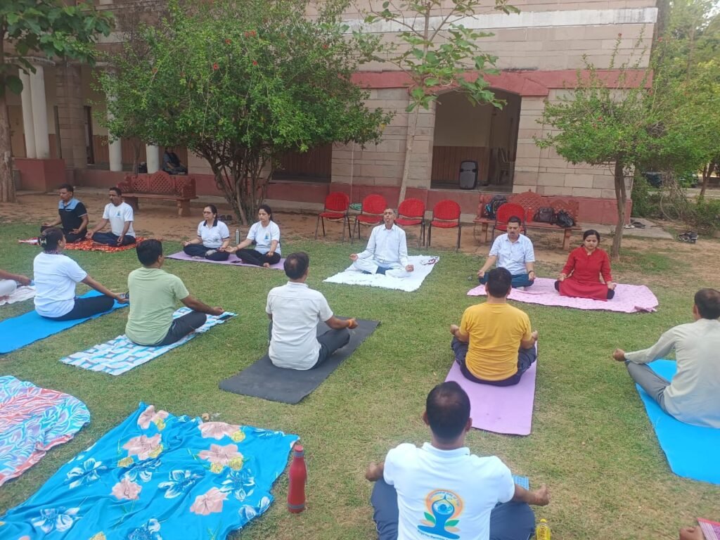 ग्वालियर जिले में विश्व योग दिवस की तैयारियां, आईआईटीएम में प्रशिक्षण