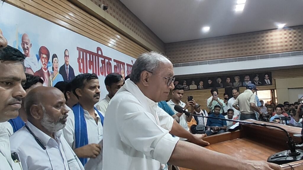 सामाजिक न्याय सम्मेलन में बाबा साहब की प्रतिमा स्थापित करने का संकल्प लिया