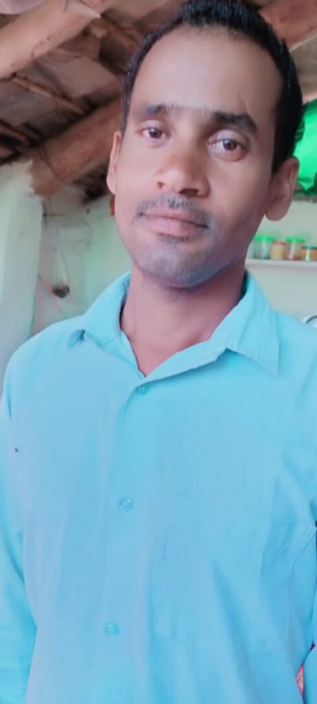 आसमानी बिजली गिरने से खेत में ट्रैक्टर चला रहे किसान की मौत