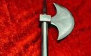 वृद्ध पर फरसा से जानलेवा हमला