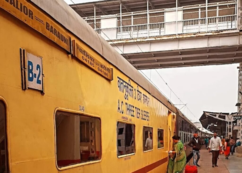 स्टेशन प्रोजेक्ट अधूरा रहने से बारिश में रोज 50 हजार यात्री परेशान हो रहे