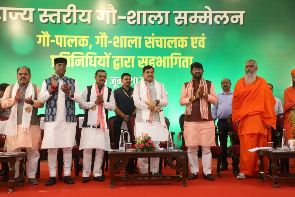 गौ सेवा प्रोत्साहन: गौशालाओं को 90 करोड़ की सहायता, कामधेनु योजना के हितग्राहियों को स्वीकृति पत्र