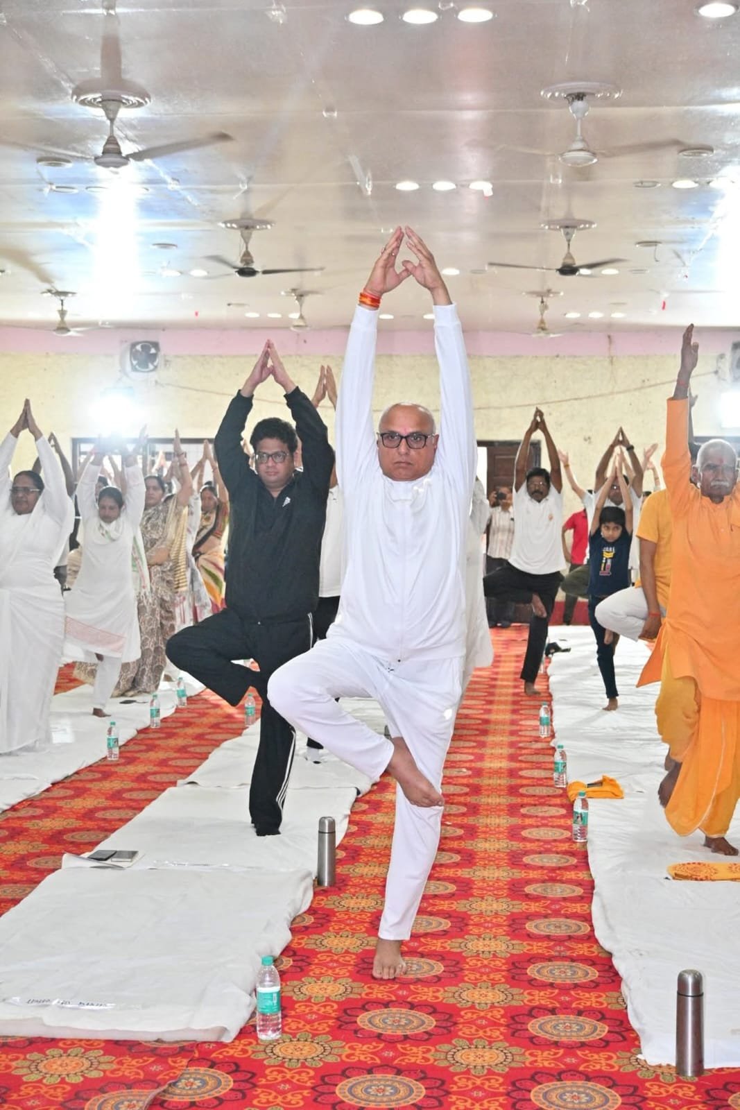 योग दिवस: सांसद -विधायक और प्रशासनिक अधिकारी हुए शामिल 