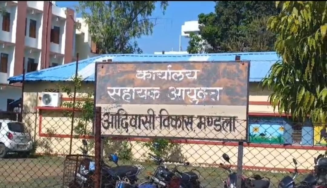 तबादला नीति पर सवाल: वरिष्ठ दरकिनार जूनियर को BEO का प्रभार 