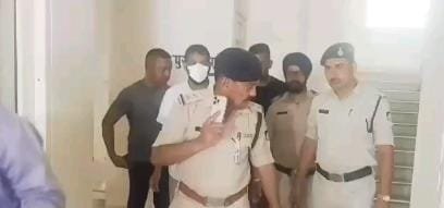 राजा मर्डर : फ्लैट मालिक को न्यायालय में पेश किया