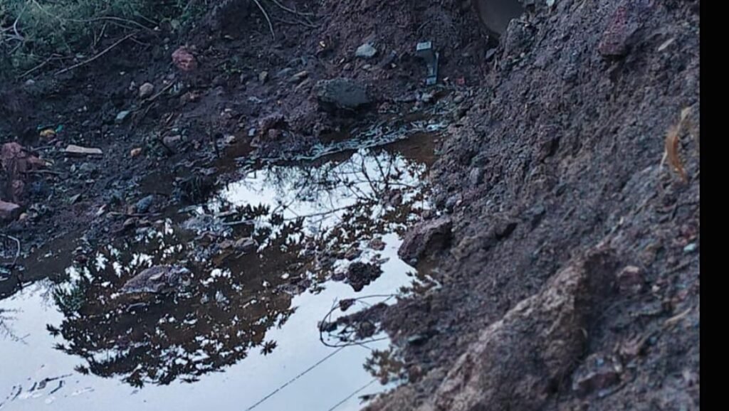 रेलवे ने मोड़ा नाले का मुख 