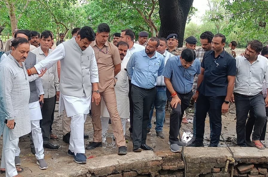 धरनावदा हादसा: ग्रामीणों में गुस्सा  जांच समिति गठित, सात दिन में सौंपेगी रिपोर्ट