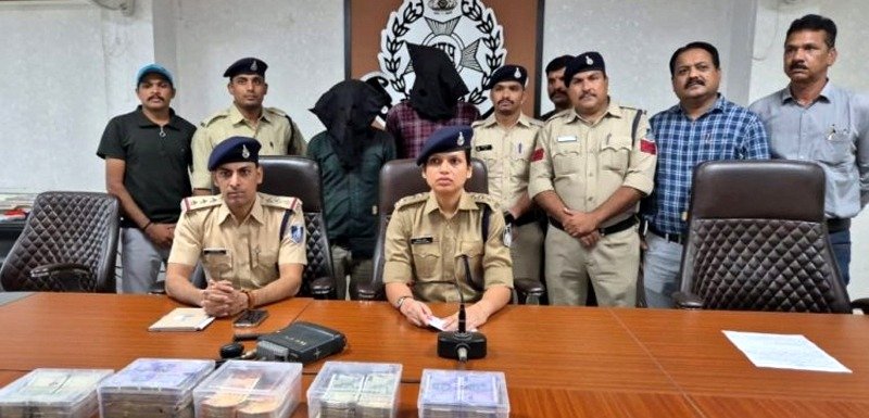 फरियादी मुनीम निकला लाखों की चोरी का आरोपी