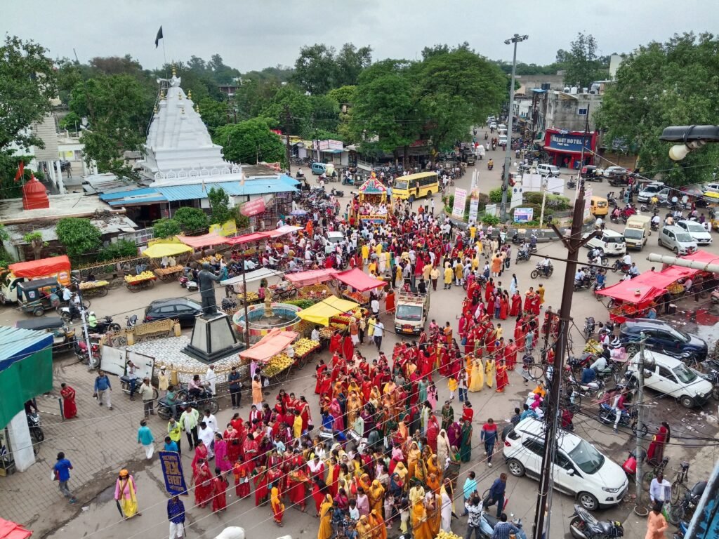 जगन्नाथ भक्तों का चरम पर रहा उत्साह न धूप में रुके, न बारिश में थमे,उमड़ा जन सैलाब