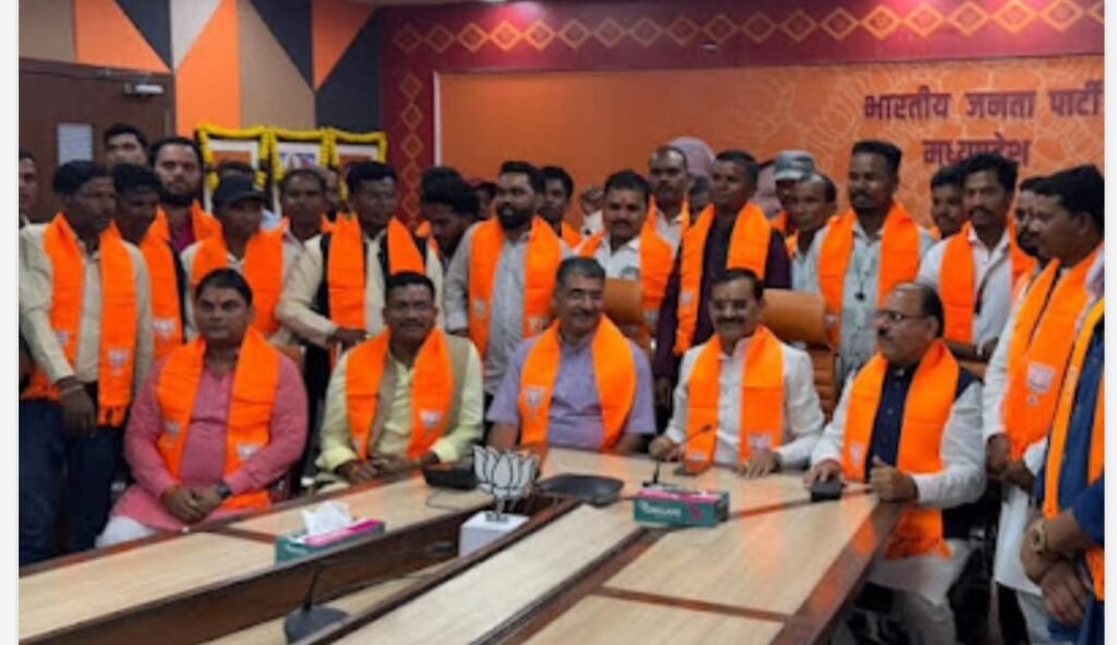 जयस के 40 कार्यकर्ता और पदाधिकारियों ने ली भाजपा की सदस्यता 