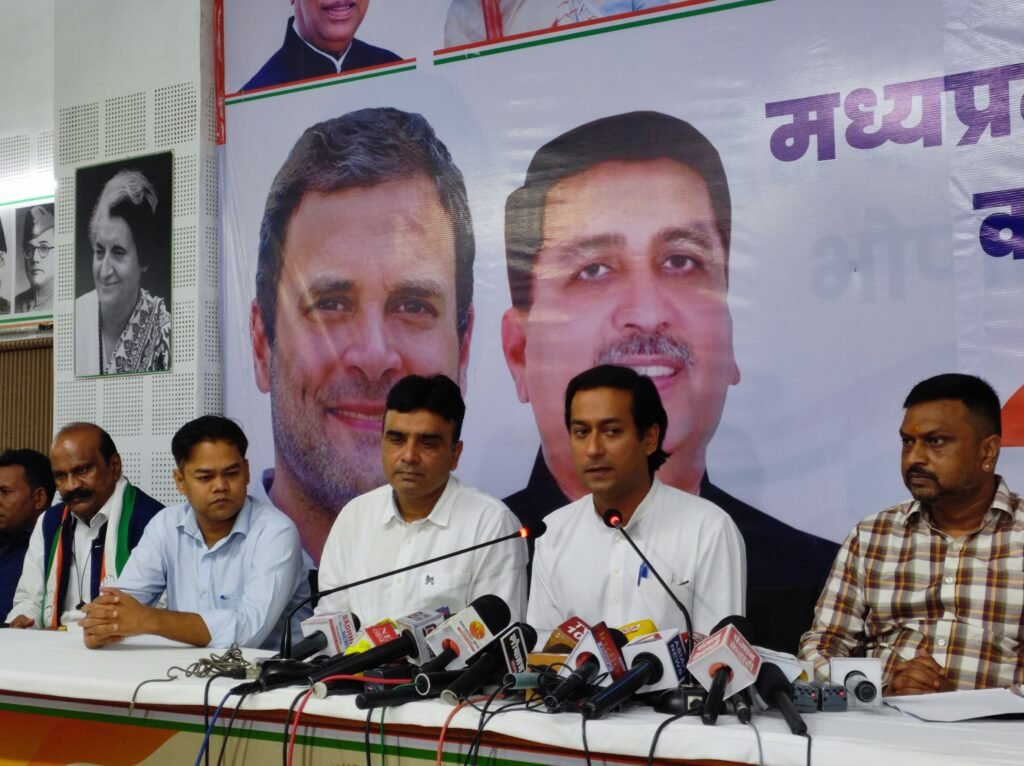 गजराज लोधी मामले में पटवारी पर झूठी FIR दर्ज कर लोकतंत्र की हत्या की 