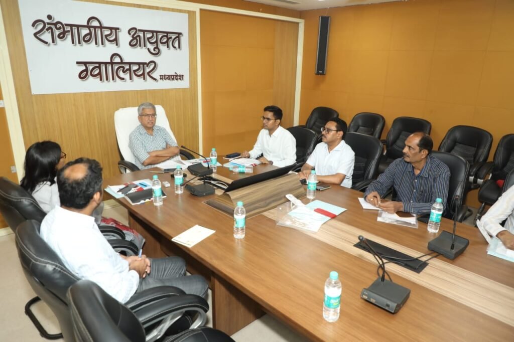 संभागीय आयुक्त ने की जीडीए की विकास योजनाओं की समीक्षा