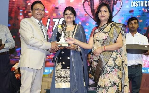 मीनाक्षी गोयल टर्बो परर्फोमेंस अवार्ड से सम्मानित