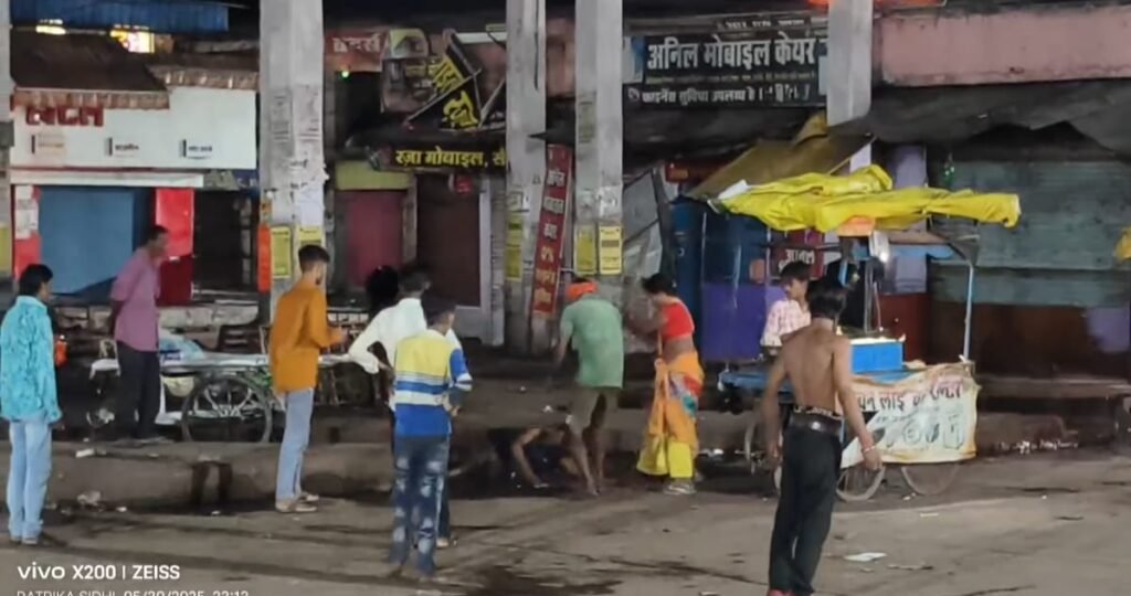 युवक की बेरहमी से पिटाई, वीडियो के आधार पर हुई आरोपियों की पहचान