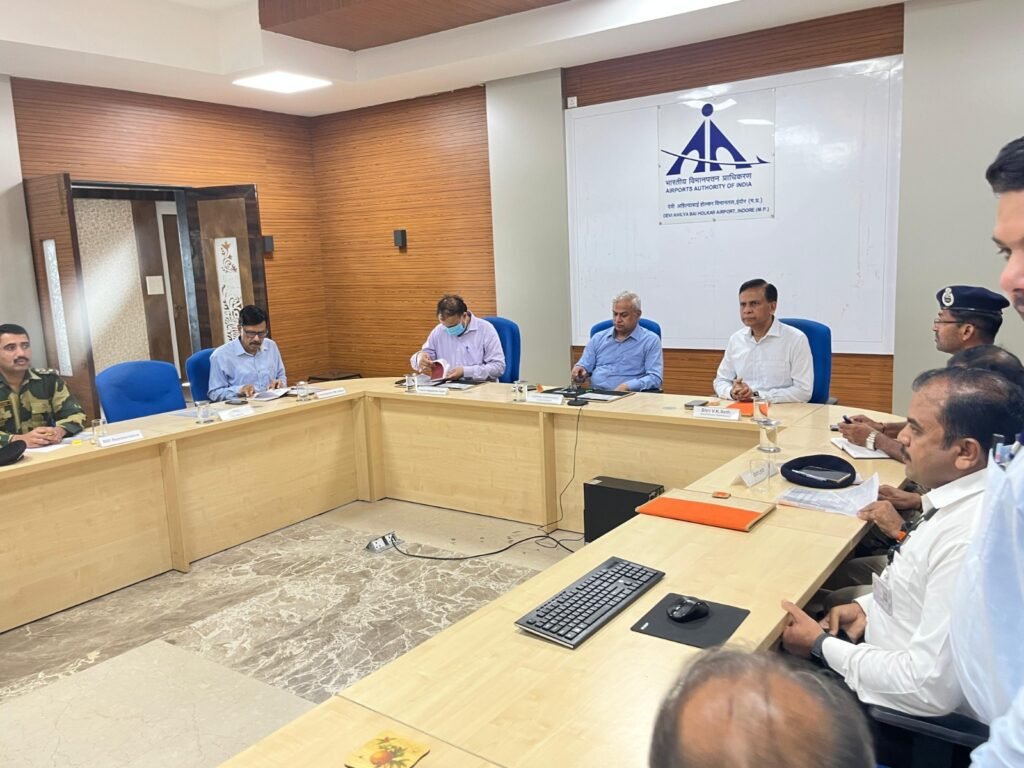 वन्य जीवों के नियंत्रण हेतु विमानतल प्रबंधन की सहायता करें