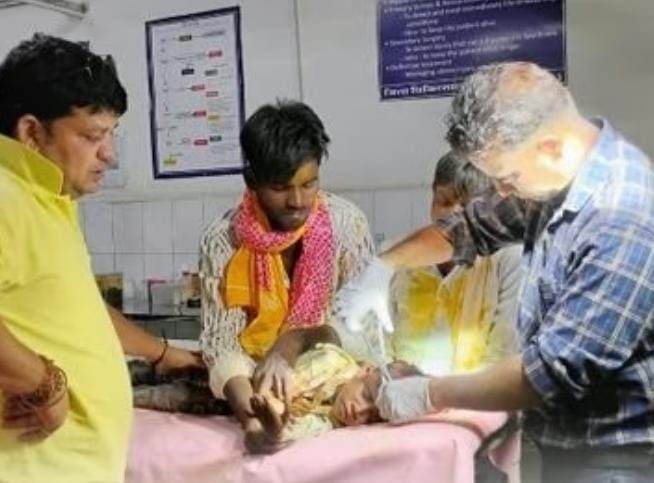 शिवपुरी में बारातियों से भरी पिकअप पलटी, 20 घायल, 10 की हालत गंभीर