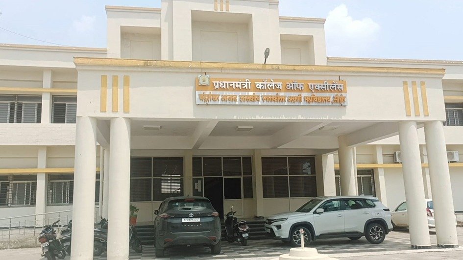 ऑनलाइन दाखिला बना सिरदर्द, ऐप और सर्वर ने बढ़ाई मुश्किलें